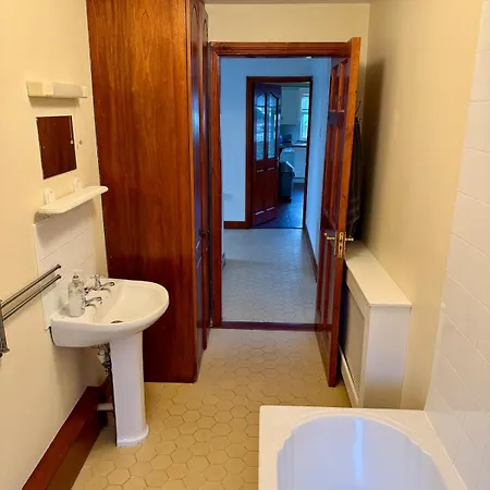 Beachfront - 3 Bedrooms *