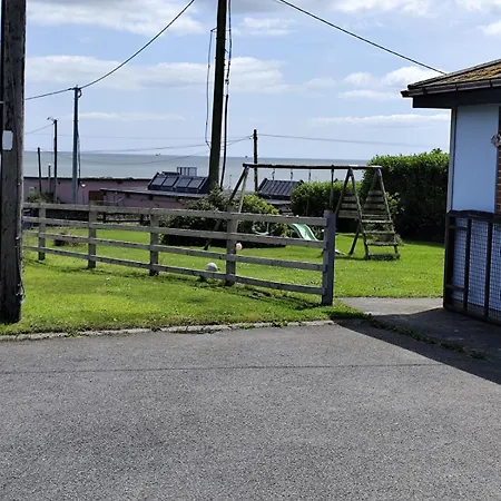 Beachfront - 3 Bedrooms Holiday home