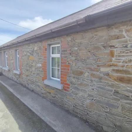 Beachfront - 3 Bedrooms Holiday home Clogherhead