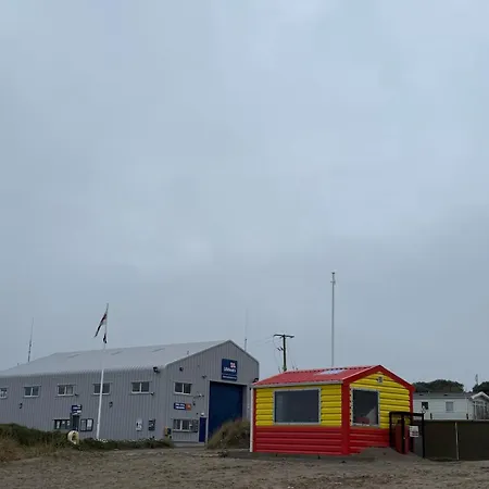 Feriehus Beachfront In