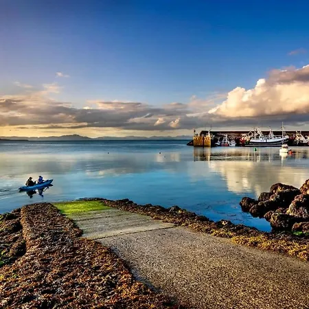 Beachfront - 3 Bedrooms * Clogherhead